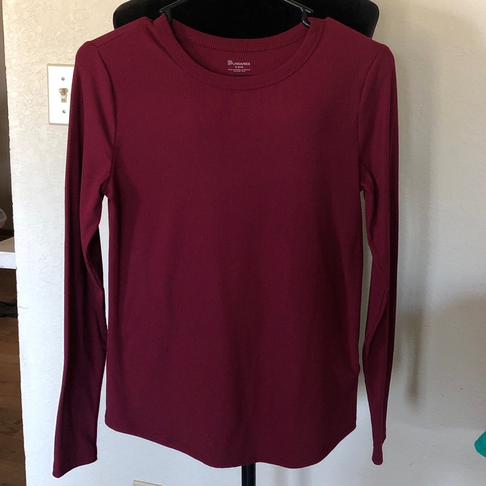 No Boundaries Ribbed Crewneck Long Sleeve Tee in burgundy